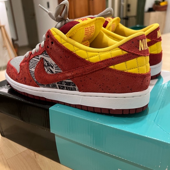 Nike Dunk SB size 10 crawfish red yellow - Picture 3 of 4